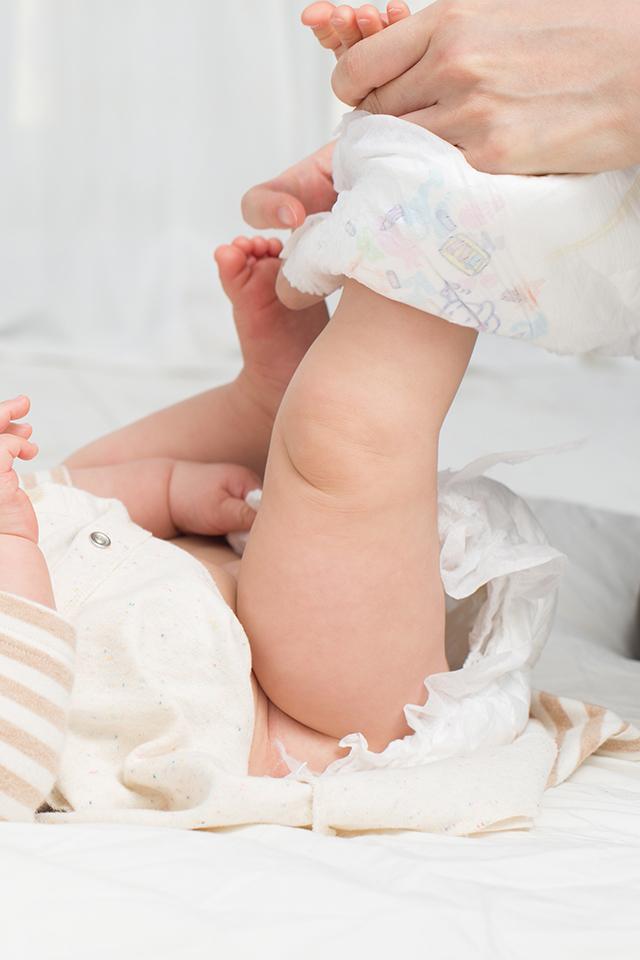 How to Recognize When Your Newborn Needs a Diaper Change