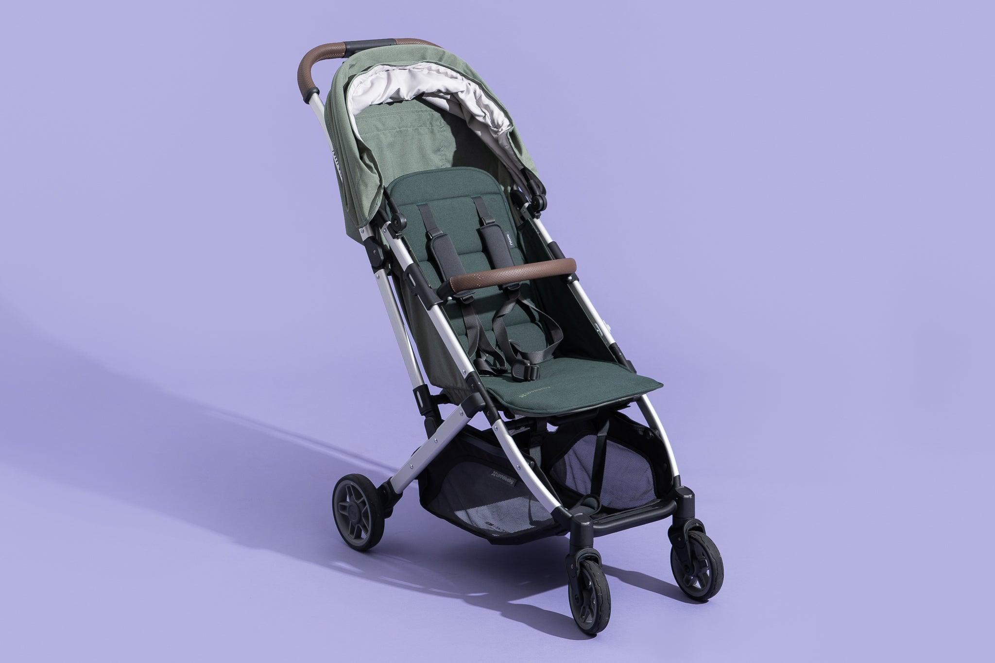 The Art of Compact Design: How Folding Strollers Simplify Travel