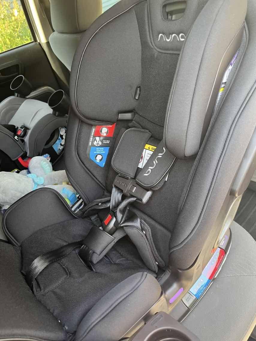 Choosing the Ideal Compact Car Seat for Space Efficiency