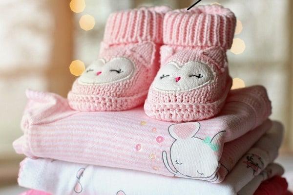 Choosing the Perfect Fabrics for Baby Clothes Sets