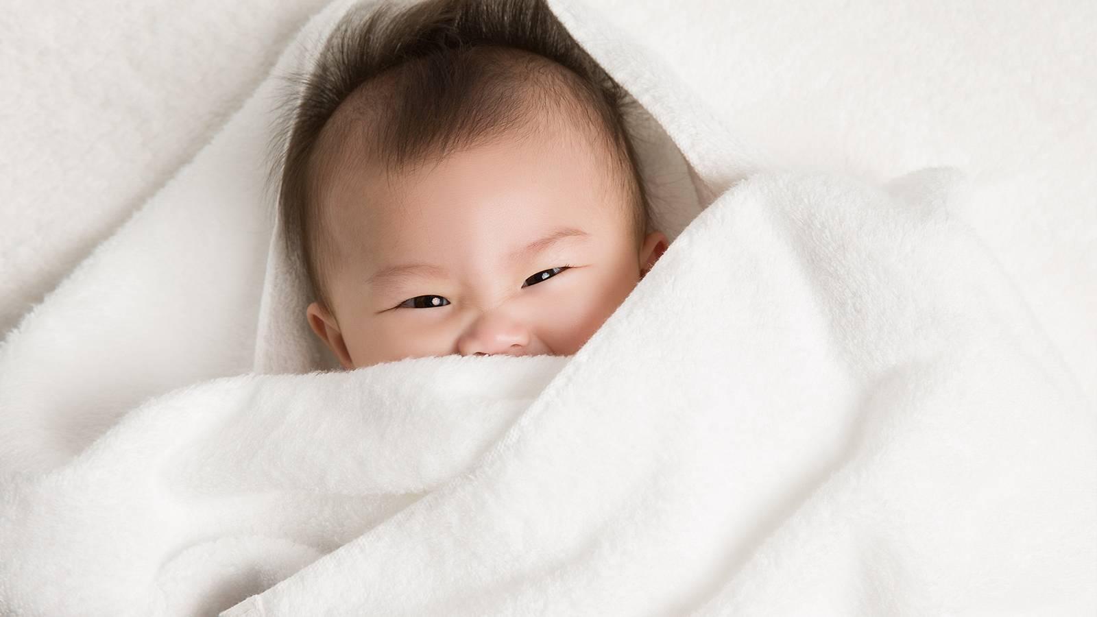 Choosing the Perfect Fabrics for Delicate Newborn Skin